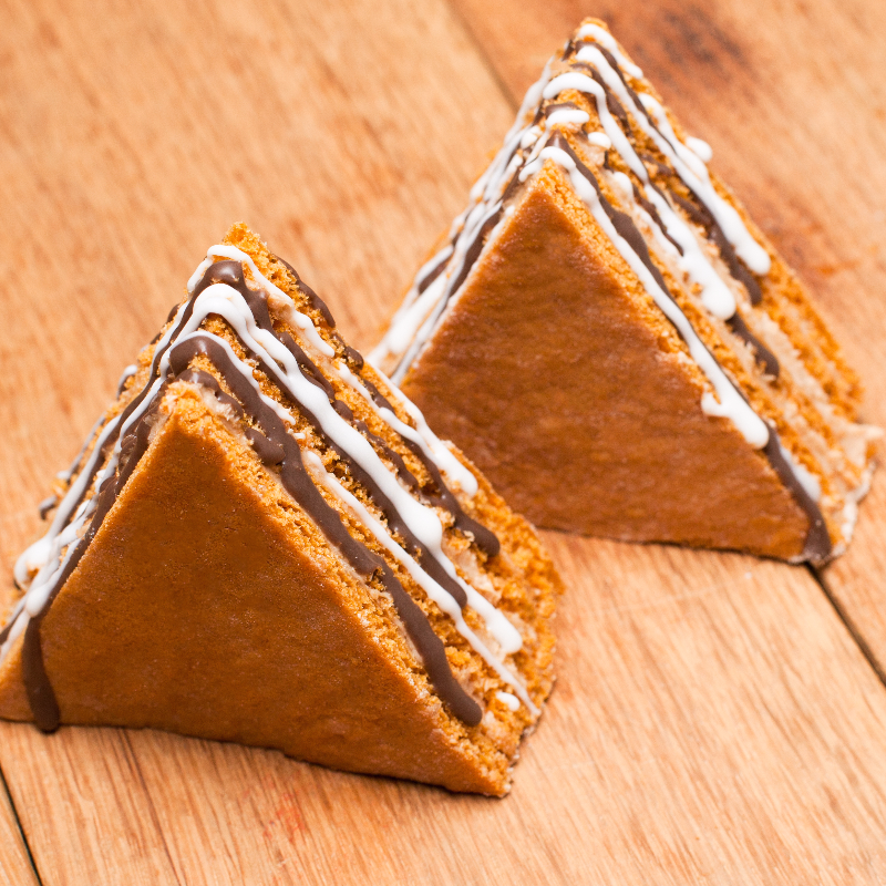 Печенье детство треугольники. Печенье Аринархова. Треугольные пирожные. Треугольное печенье. Треугольный торт.