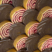 Рулет нарезной 2,5кг (вишня-сгущенка) Анохин